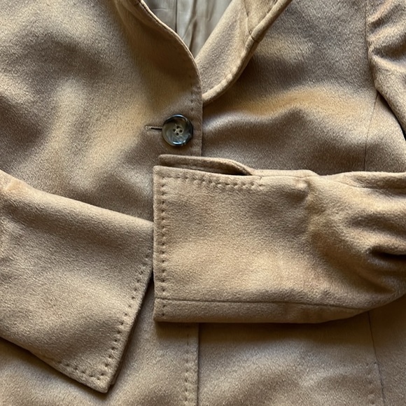 Like new, 100% cashmere coat size 8 - Picture 3 of 13